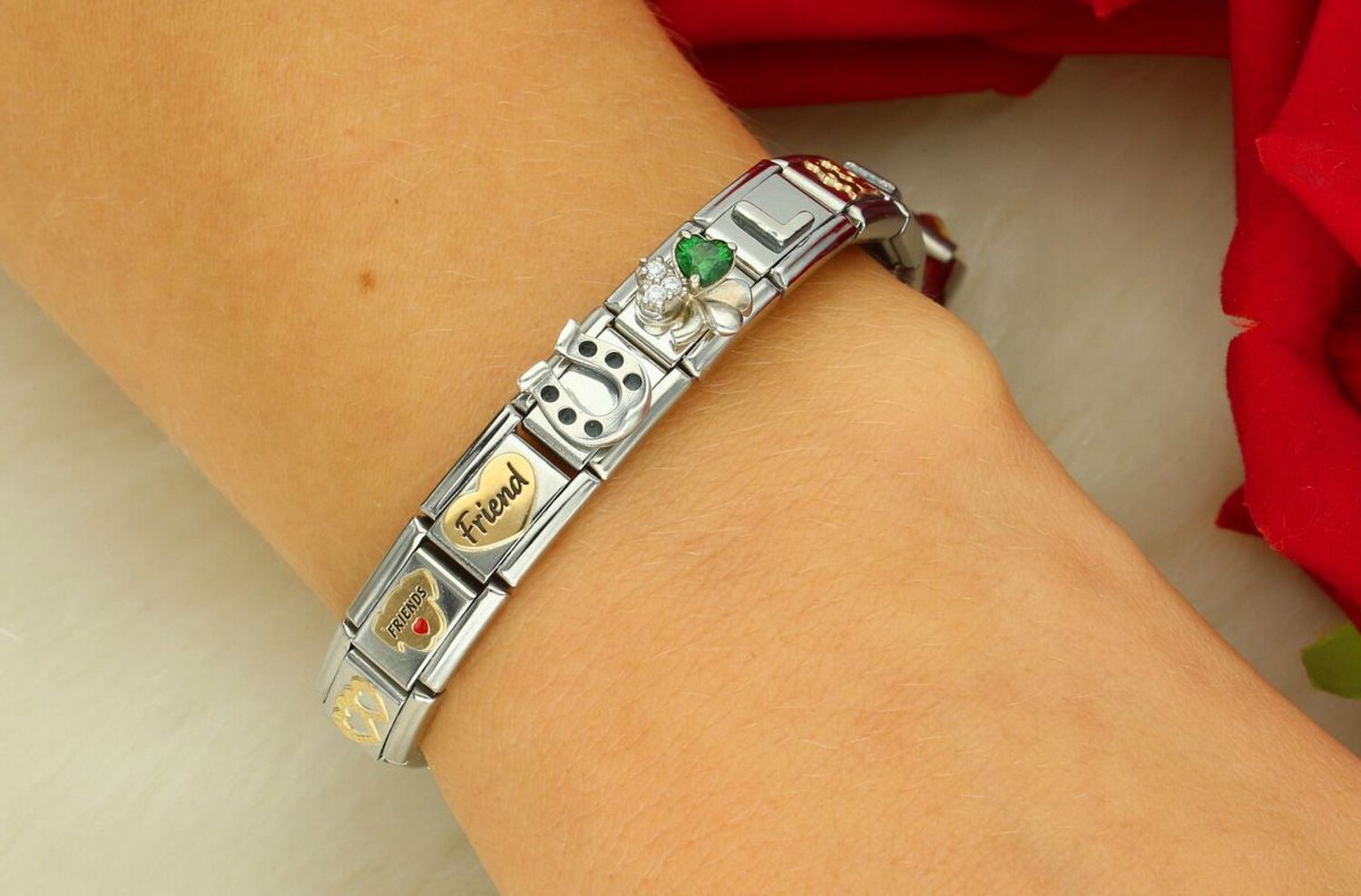 Nomination Link 18K Gold 'Przyjaciel Pies' 03028569 – oryginalny link do bransoletek Composable z najwyższej jakości stali szlachetnej i 18K złota z emalią. Stwórz spersonalizowaną bransoletkę 1.jpg